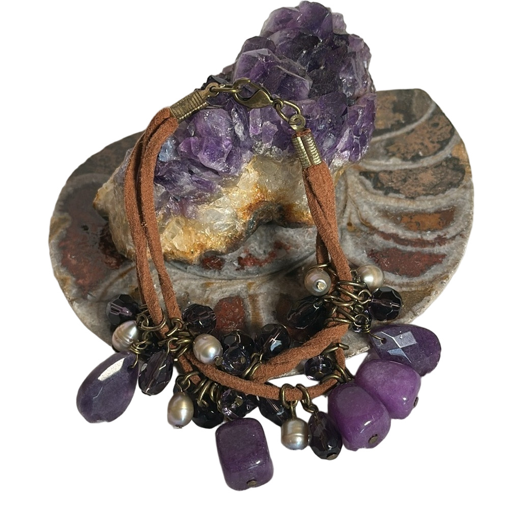 PEARLS AMETHYST LEATHER brass clasp and wiring, glass beads pretty